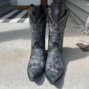 Old Gringo Boots with Beautiful Embroidery Size 7!